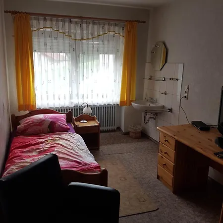 Zur Rose Guest house *